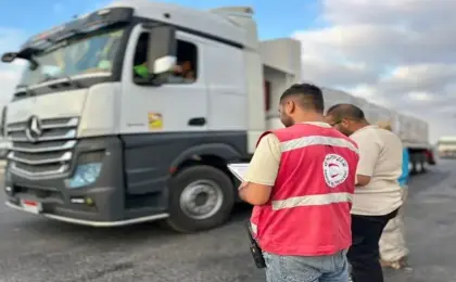 الهلال الأحمر : قافلة “زاد العزة” الـ 223 تحمل 3,458 طنًا من المساعدات الإنسانية