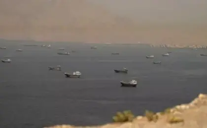 توجيهات جديدة للملاحة فى هرمز.. السماح للسفن بالعبور عبر الممر الجنوبى مع تشغيل أجهزة التتبع