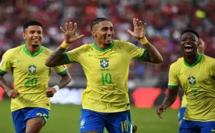 الأثنين.. مواجهة قوية بين البرازيل واليابان فى دور الـ32 لكأس العالم