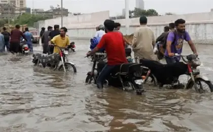مقتل وإصابة 16 شخصا جراء أمطار غزيرة فى شمال غربى باكستان