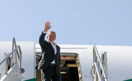 بعد محادثات سويسرا.. بزشكيان يصل باكستان مع عراقجي