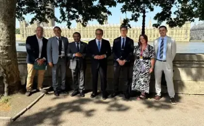 وزير الصحة يبحث مع قيادات مؤسسة بريطانية تعزيز التعاون فى الطب الدقيق وتطوير مراكز التميز