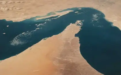 واشنطن تعلن توسعة ممر ملاحي في مضيق هرمز قرب السواحل العمانية لتعزيز حركة السفن