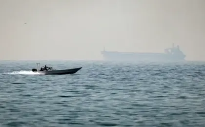 استمرار تدفق النفط عبر مضيق هرمز رغم إعلان إيران إغلاقه مجددا