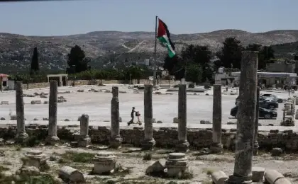 فلسطينيون ينددون بمساعى إسرائيل للسيطرة على مواقع أثرية بالضفة الغربية