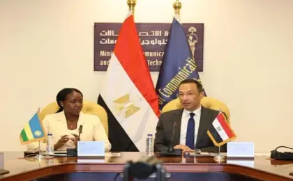 وزير الاتصالات يبحث مع وزيرة الاتصالات بجمهورية رواندا تعزيز التعاون بين البلدين