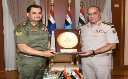 وزير الدفاع يلتقى نائب القائد العام ورئيس الأركان العامة للجيش الوطنى الليبى