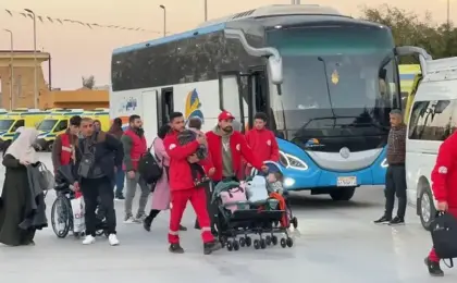 معبر رفح البرى يستقبل دفعة جديدة من العائدين الفلسطينيين لقطاع غزة