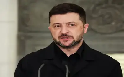 زيلينسكى ساخرا.. روسيا حددت 15 موعدا للاستيلاء على دونباس وأرجأتها !