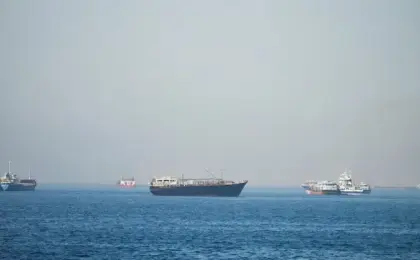 إيران تصر على حقها فى السيطرة على الملاحة فى مضيق هرمز