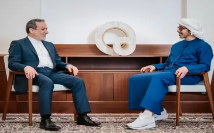 عبدالله بن زايد يؤكد أهمية الالتزام باتفاق واشنطن وطهران لضمان أمن المنطقة وحرية الملاحة