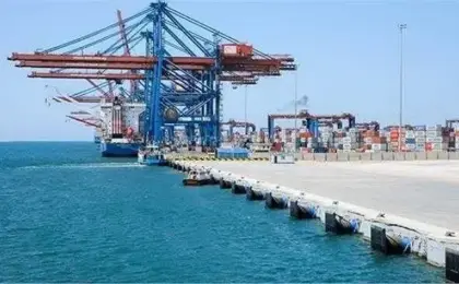 إعادة فتح ميناء العريش البحرى أمام حركة السفن بعد تحسن الأحوال الجوية