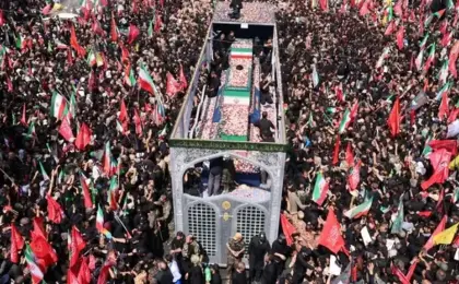 إيران تبدأ مراسم تشييع جنازة المرشد على خامنئى فى طهران