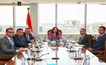 وزيرة الإسكان تستعرض رؤية الوزارة لتطوير آليات العمل بالهيئة العامة للتنمية السياحية