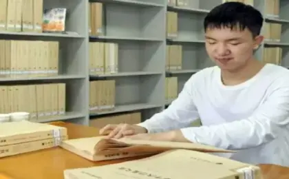 صينى فقد بصره فى طفولته يتصدر امتحان الجامعة ويختار الطب لمساعدة الآخرين