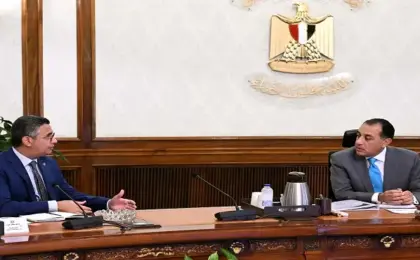 رئيس الوزراء يتابع مع وزير التموين ملفات انتظام منظومتى الخبز والسلع التموينية وتوافر الاحتياجات الأساسية للمواطنين