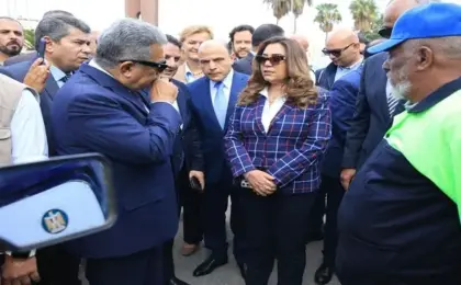 وزيرة التنمية المحلية والبيئة ومحافظ الدقهلية يتفقدان معدات دعم منظومة النظافة والجمع السكنى بالمنصورة