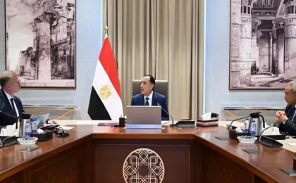 رئيس الوزراء يتابع مع وزير البترول والثروة المعدنية عددا من ملفات العمل