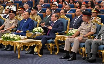بالفيديو.. الرئيس السيسى يطالب الأسر المصرية بمساعدة الدولة فى حماية الأطفال من إساءة استخدام وسائل التواصل