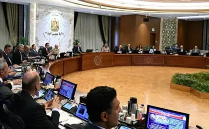 الوزراء يوافق على مد فترة توفيق أوضاع وتقنين إقامة الأجانب المقيمين بصورة غير شرعية بنظام المستضيف لمدة عام إضافى