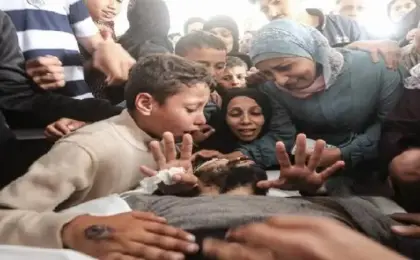 شهيد وإصابات إثر قصف الاحتلال الإسرائيلي مركبة في منطقة البيدر جنوب غرب غزة
