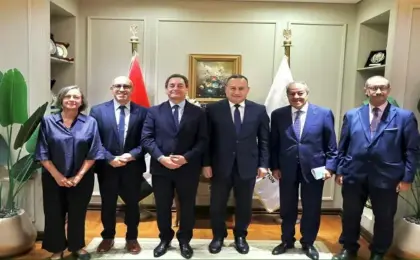 وزير التعليم العالى يبحث تعزيز التعاون مع السفير الفرنسى بالقاهرة