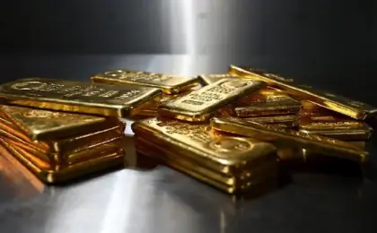 الذهب يصعد 2% مع انحسار الرهانات على رفع أسعار الفائدة