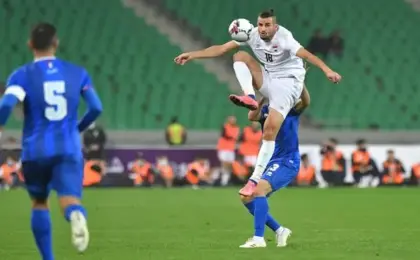 الكويت تواجه العراق في لقاء البحث عن الفوز الأول بكأس الخليج