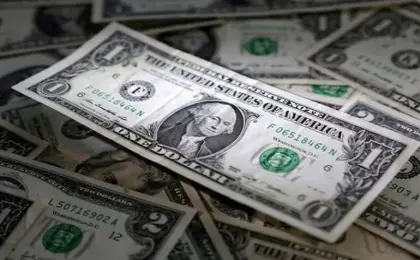 العراق: شحنة جديدة من الدولار النقدى تصل خلال أيام بعد تفاهم مع واشنطن