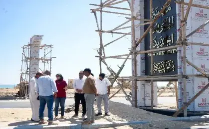وزيرة الإسكان تتابع موقف تنفيذ عددٍ من المشروعات وملفات العمل بالسويس الجديدة