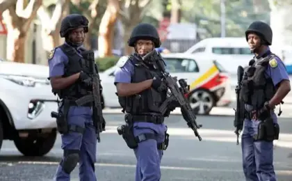 17 قتيلا و15 جريحا بإطلاق نار فى جنوب إفريقيا