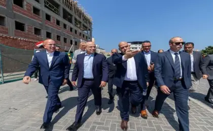 رئيس اقتصادية قناة السويس يتفقد أعمال تطوير ميناء غرب بورسعيد ويلتقى العاملين بالمنطقة الشمالية