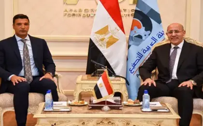 وزير النقل يبحث مع سفير اليابان بالقاهرة تعزيز التعاون فى قطاع النقل ومتابعة تنفيذ المرحلة الأولى من الخط الرابع للمترو