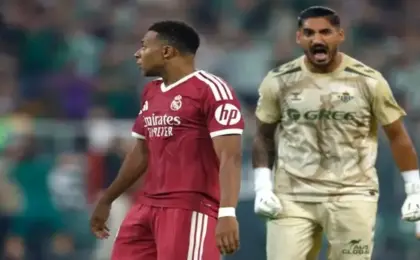 ريال مدريد يتلقى هزيمة أولى درامية أمام ريال بيتيس