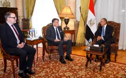 وزير الخارجية يبحث مع القائم بأعمال مفوض الأونروا الأوضاع الإنسانية فى الأراضى الفلسطينية المحتلة