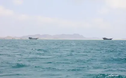 مصدر عسكري يمني: ميليشيا الحوثي نشرت ألغامًا بحرية في مضيق باب المندب