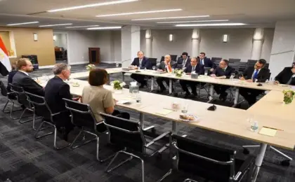 وزير الخارجية يبحث مع مستشار الأمن القومى البريطانى سبل تعزيز العلاقات الثنائية والتطورات الإقليمية