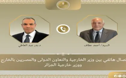 وزير الخارجية يبحث هاتفيا مع نظيره الجزائري تعزيز العلاقات الثنائية فى مختلف المجالات