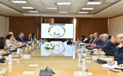 وزير الإنتاج الحربى يبحث مع سفيرة رومانيا بالقاهرة سبل تعزيز التعاون المشترك