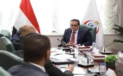 وزير الصحة يبحث مع “فيليبس” العالمية إنشاء أول مصنع خارج الأراضى الهولندية