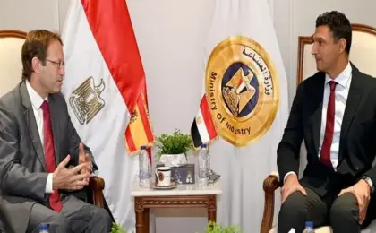 وزير الصناعة يبحث مع سفير إسبانيا لدى مصر سبل تعزيز التعاون الصناعي المشترك وجذب الشركات الإسبانية إلى السوق المصرى
