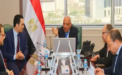 وزير الكهرباء يبحث مع مسئولي شركة «هيدروفولتا» البلجيكية التعاون بمجالات أنظمة المعالجة الكهروكيميائية للمياه