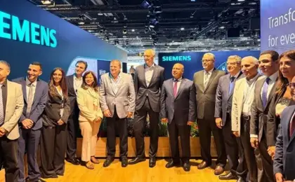 وزير النقل يتفقد معرض “إينو ترانس” ويبحث استعدادات التشغيل التجريبي للقطار الكهربائي السريع