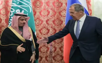 لافروف لنظيره السعودى: روسيا مستعدة للوساطة فى الشرق الأوسط