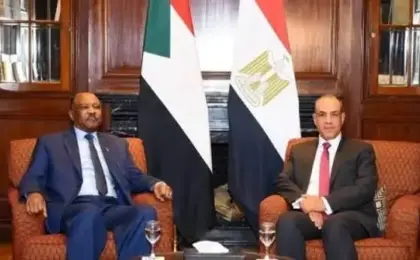 وزير الخارجية يبحث مع وزير خارجية السودان وكبير مستشارى الرئيس الأمريكى تطورات الأوضاع فى السودان
