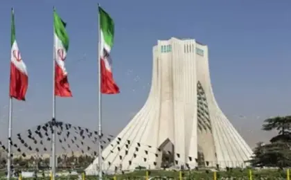 إيران تغلق مركزا تابعا للسفارة الفرنسية تقول إنه “غير قانونى”
