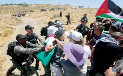إصابة عشرات الفلسطينيين باستهداف مسيّرة للاحتلال خيام النازحين فى مواصى خان يونس