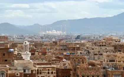 غارات جوية تستهدف مجمع النهدين وجبل عطان في صنعاء