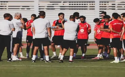 الأهلى يواصل تدريباته استعدادا لمواجهة بترول أسيوط.. وعلى محمود ينتظم في المران عقب عودته من المنتخب