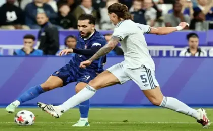 إيطاليا تنتزع نقطة من ملعب فرنسا في أول تعثر لمنتخب زيدان